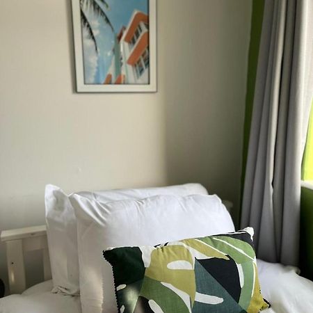 2 Bed Central Cardiff Apartment - Sleeps Five! Dış mekan fotoğraf